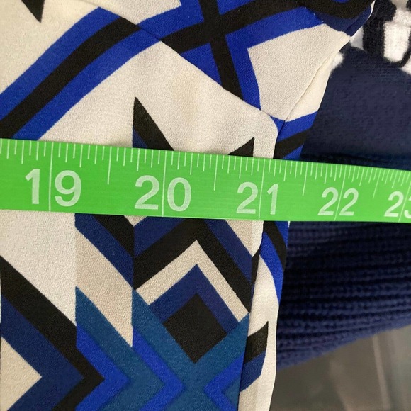 Express Shirt Womens Sz L Ivory Black Blue Patterned Pocket Button Up Blouse - Picture 8 of 11